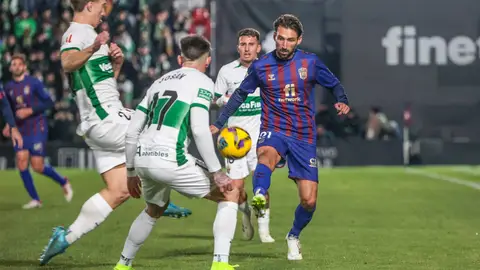 Un momento del encuentro entre el CD Eldense y el Elche CF disputado en el estadio Nuevo Pepico Amat en diciembre de 2024. Un momento del encuentro entre el CD Eldense y el Elche CF disputado en el estadio Nuevo Pepico Amat en diciembre de 2024.