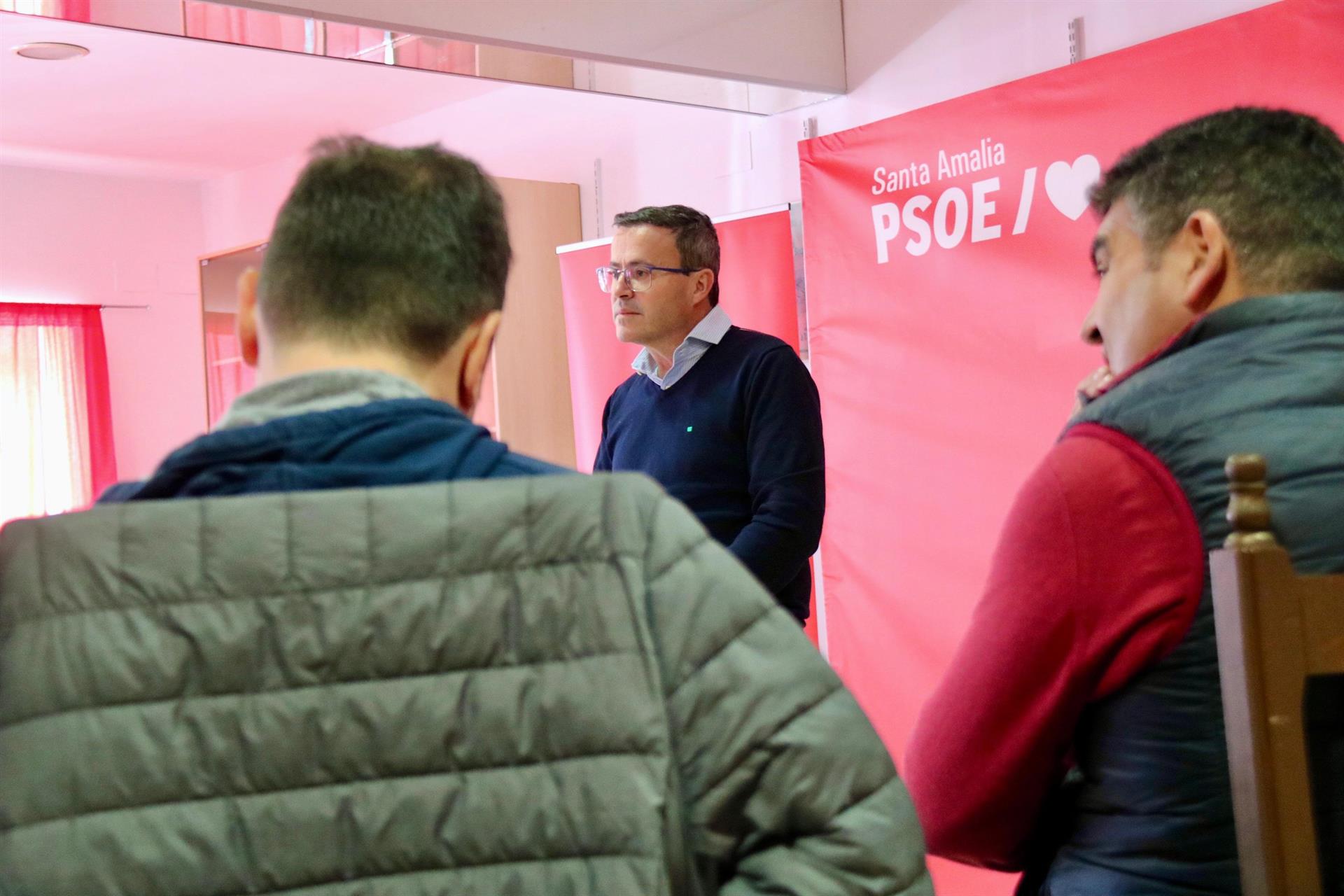 Gallardo asegura que trabajará para evitar que Guardiola "cambie el modelo de equilibrio entre lo urbano y lo rural" Gallardo asegura que trabajará para evitar que Guardiola "cambie el modelo de equilibrio entre lo urbano y lo rural"