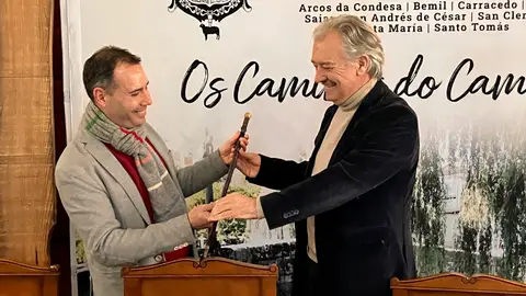 Jacobo Pérez xa é o novo alcalde de Caldas de Reis Caldas remata o ano con novo alcalde, o cuarto alcalde socialista da Democracia. Jacobo Pérez Gulín tomou posesión esta mañá, nun breve Pleno, no que deu o relevo a Juan Manuel Rey despois de 18 anos.