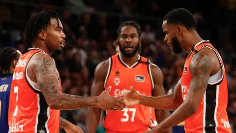 Valencia Basket quiere cerrar el año líder a costa del Lleida de Luka Bozic Valencia Basket quiere cerrar el año líder a costa del Lleida de Luka Bozic