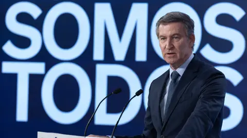 El presidente del Partido Popular, Alberto Núñez Feijóo, ofrece una rueda de prensa, en el Espacio Jorge Juan, a 27 de diciembre de 2024, en Madrid (España). El presidente del Partido Popular, Alberto Núñez Feijóo, ofrece una rueda de prensa, en el Espacio Jorge Juan, a 27 de diciembre de 2024, en Madrid (España).
