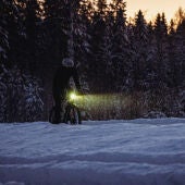 Un segoviano recorre 5.000 km en bici, para entregar a Papá Noel las cartas de los niños de Aldaia 