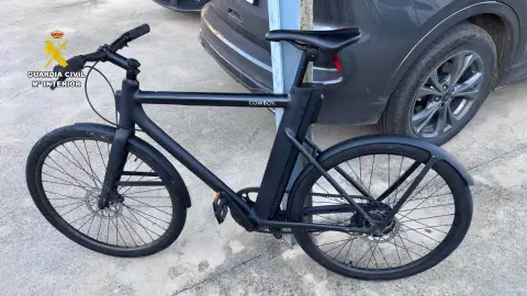 Detenido en la A-66 cerca de Cañaveral un conductor con una bici de 3.000 euros robada en San Sebastián Detenido en la A-66 cerca de Cañaveral un conductor con una bici de 3.000 euros robada en San Sebastián