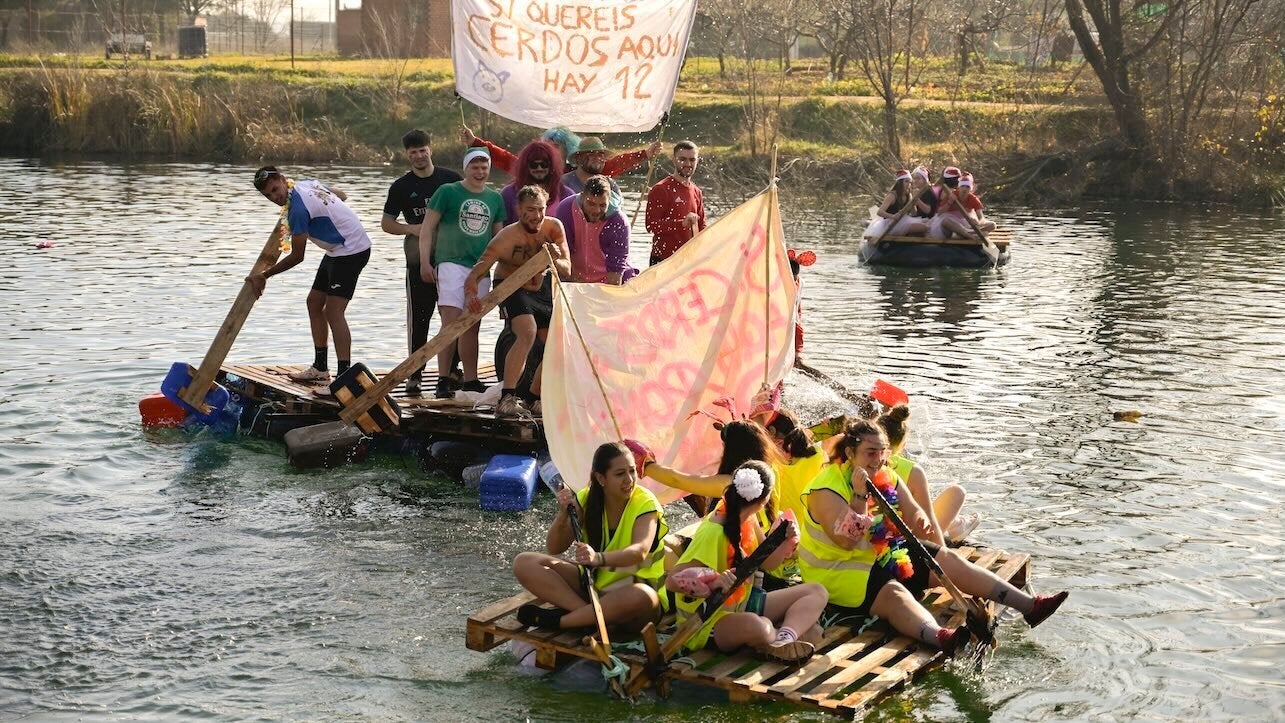 Despiden 2024 con un baño en el río Bullaque y con reivindicación contra las macrogranjas Despiden 2024 con un baño en el río Bullaque y con reivindicación contra las macrogranjas