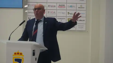 31-12 José Ramón Cuetos Lobo, en la asamable en que fue reeleido como presidente de la Federación de Fútbol del Principado de Asturias 31-12 José Ramón Cuetos Lobo, en la asamable en que fue reeleido como presidente de la Federación de Fútbol del Principado de Asturias