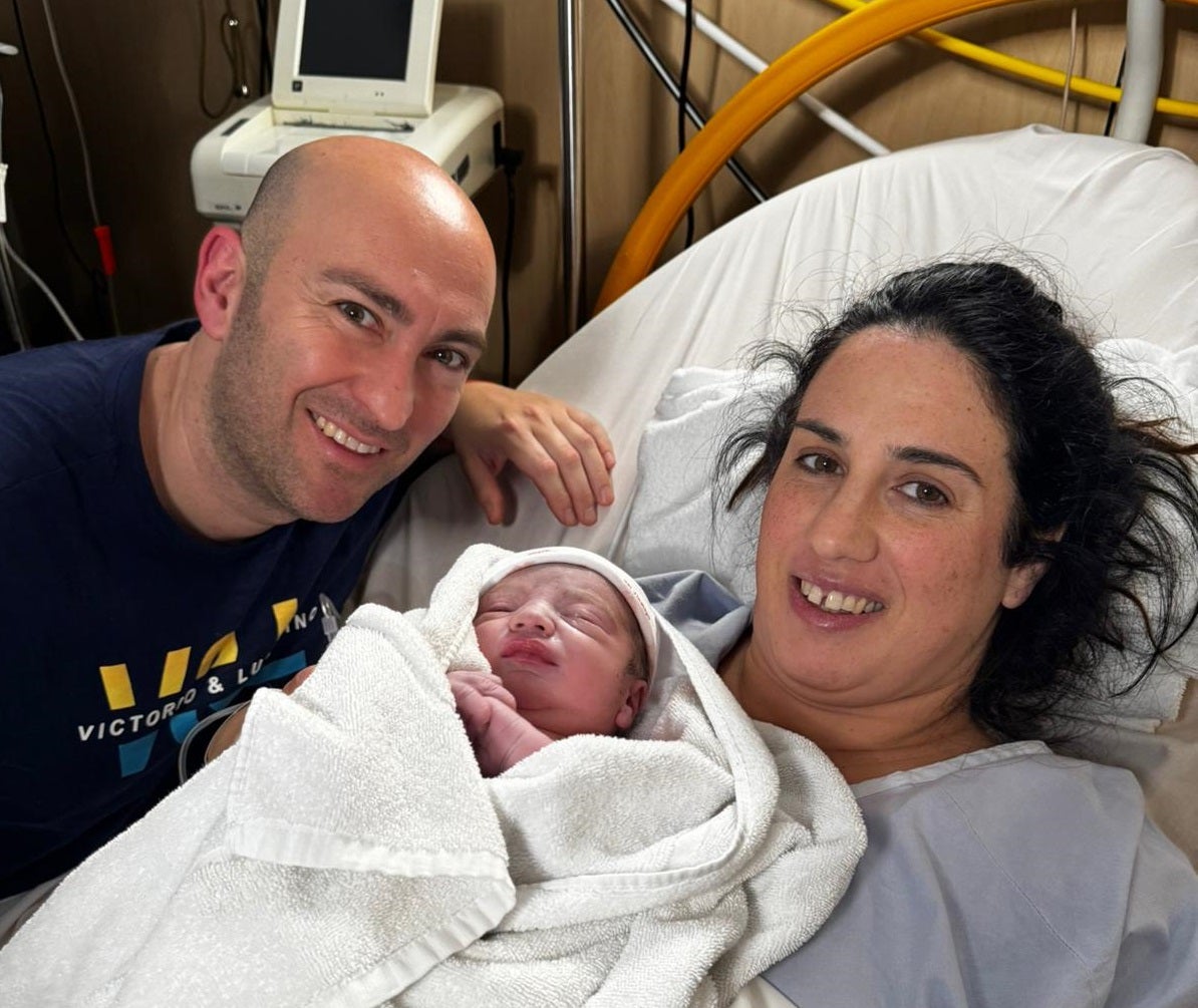 Roberto, el primer bebé de Elche en 2025, nace en el Hospital Universitario del Vinalopó Roberto, el primer bebé de Elche en 2025, nace en el Hospital Universitario del Vinalopó