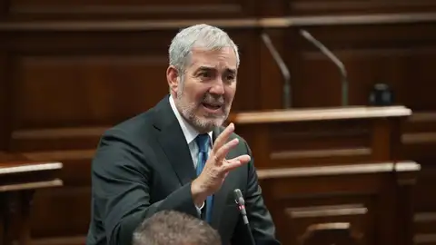 Imagen de archivo del Presidente del Gobierno de Canarias, Fernando Clavijo en una intervención en el Parlamento de Canarias Imagen de archivo del Presidente del Gobierno de Canarias, Fernando Clavijo en una intervención en el Parlamento de Canarias