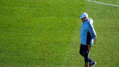 Carlo Ancelotti durante un entrenamiento del Real Madrid Carlo Ancelotti durante un entrenamiento del Real Madrid