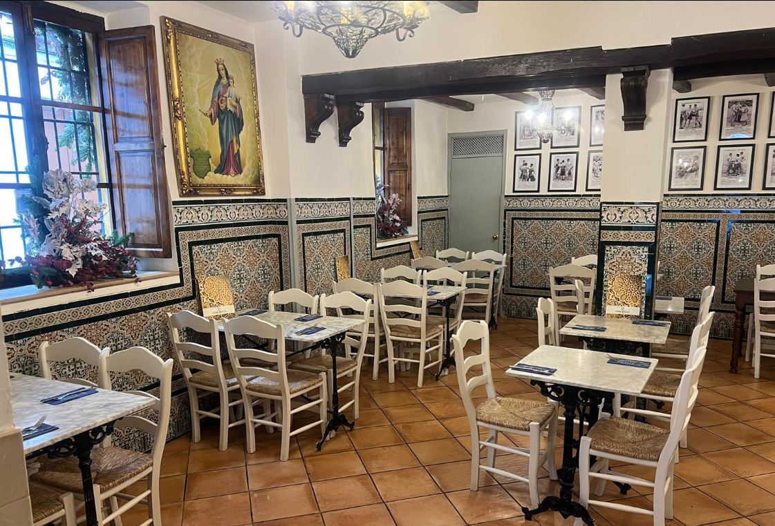 Desde 1919 Casa Bravo en pleno barrio de La Judería Desde 1919 Casa Bravo en pleno barrio de La Judería