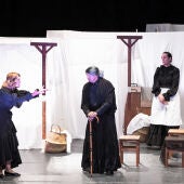 Puesta en escena de 'Las hijas de Bernarda', adaptación del clásico de Lorca, última producción teatral de 'La Cueva de Melpómene'
