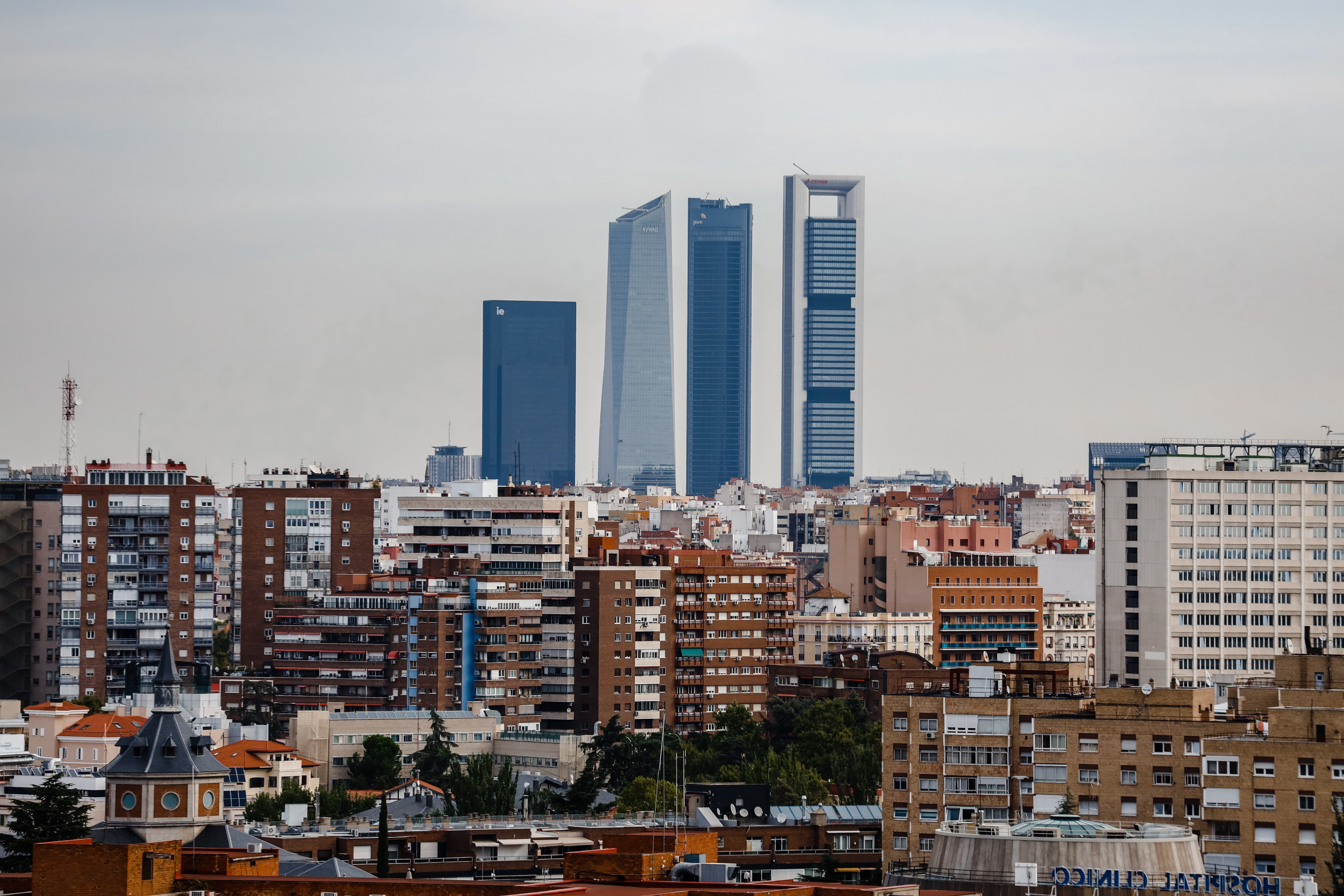 Un incendio en el centro de Madrid provoca una gran columna de humo Un incendio en el centro de Madrid provoca una gran columna de humo