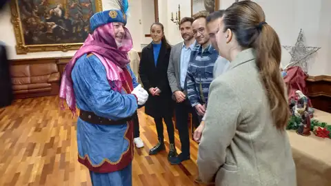 El Paje Real ha llegado esta mañana al ayuntamiento de Teruel REYES MAGOS