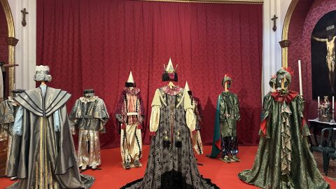 Los trajes que lucirán los Reyes Magos diseñados por Jesús Segado