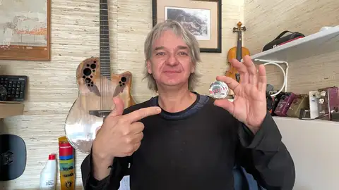 Ximo Guardiola, fundador de Owix, nos presenta su disco de 30 años mañana 3 de enero en la Fundació Caixacallosa, un concierto solidario por la DANA Ximo Guardiola, fundador de Owix, nos presenta su disco de 30 años mañana 3 de enero en la Fundació Caixacallosa, un concierto solidario por la DANA