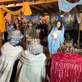 Adoración al Niño Jesús, a las puertas de la Iglesia de la Inmaculada, en la Cabalgata de Reyes de 2024 en Torrevieja Adoración al Niño Jesús, a las puertas de la Iglesia de la Inmaculada, en la Cabalgata de Reyes de 2024 en Torrevieja