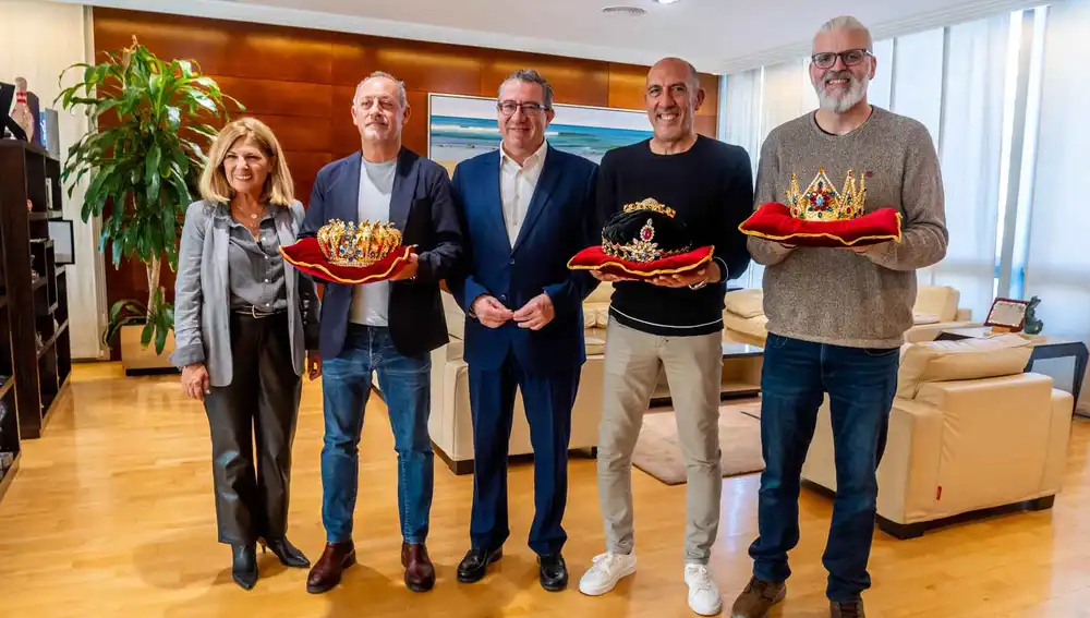 Benidorm, lista para recibir a los Reyes Magos y su séquito de un millar de personas Benidorm, lista para recibir a los Reyes Magos y su séquito de un millar de personas