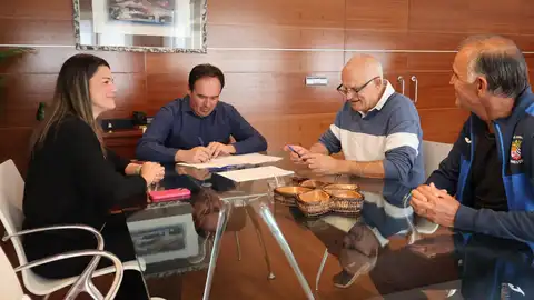 Finestrat firma un convenio de colaboración con el Club de Fútbol Unió Esportiva Finestrat firma un convenio de colaboración con el Club de Fútbol Unió Esportiva