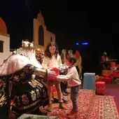 Reyes Magos entregando regalos en La Nucía año anterior Reyes Magos entregando regalos en La Nucía año anterior