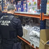La Policía Local de Benidorm interviene más de 2.000 juguetes irregulares que podrían resultar peligrosos para los menores La Policía Local de Benidorm interviene más de 2.000 juguetes irregulares que podrían resultar peligrosos para los menores