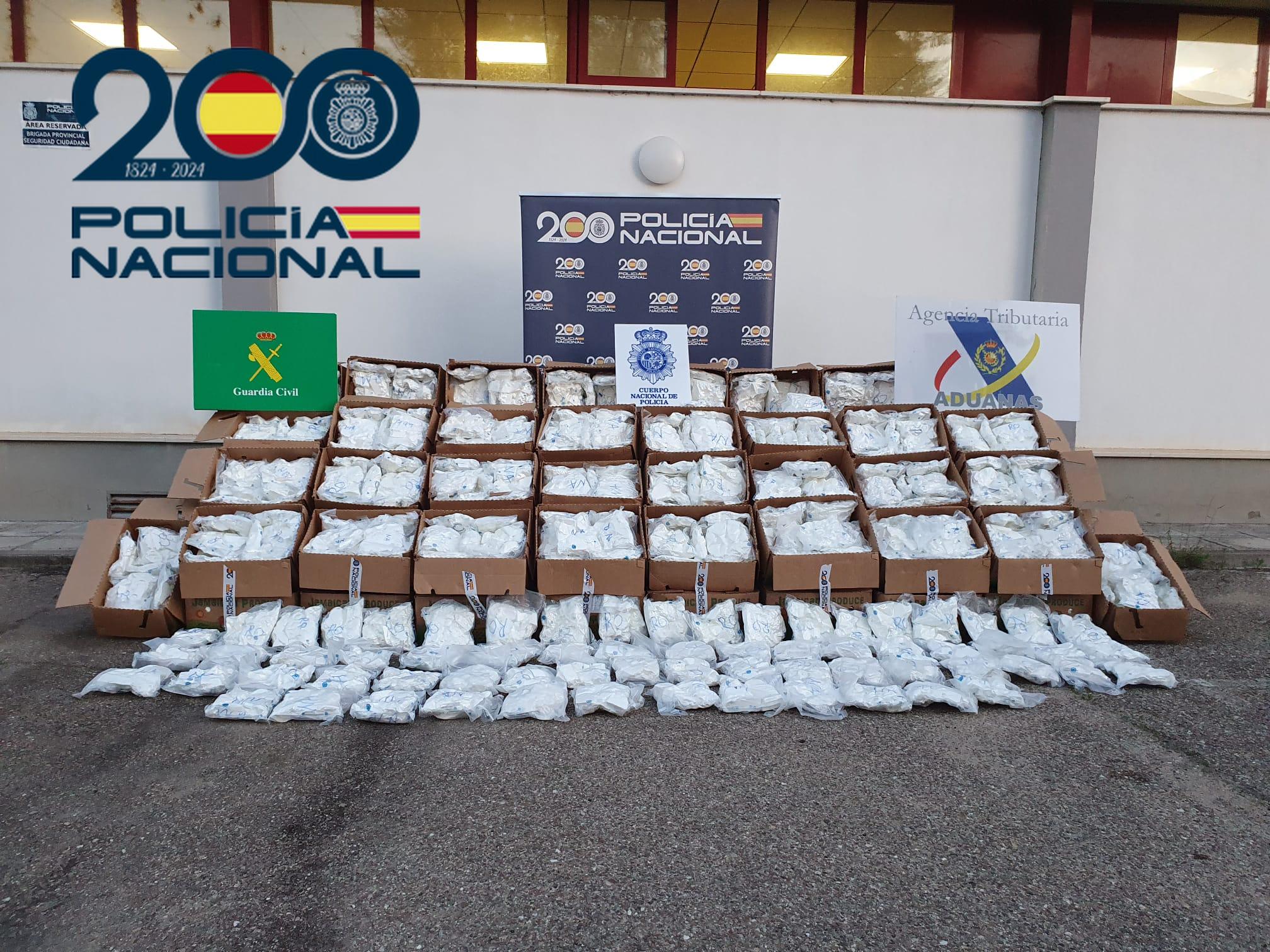 Desarticulan una red que traficaba con droga y tenía conexiones en Elche y Redován Desarticulan una red que traficaba con droga y tenía conexiones en Elche y Redován