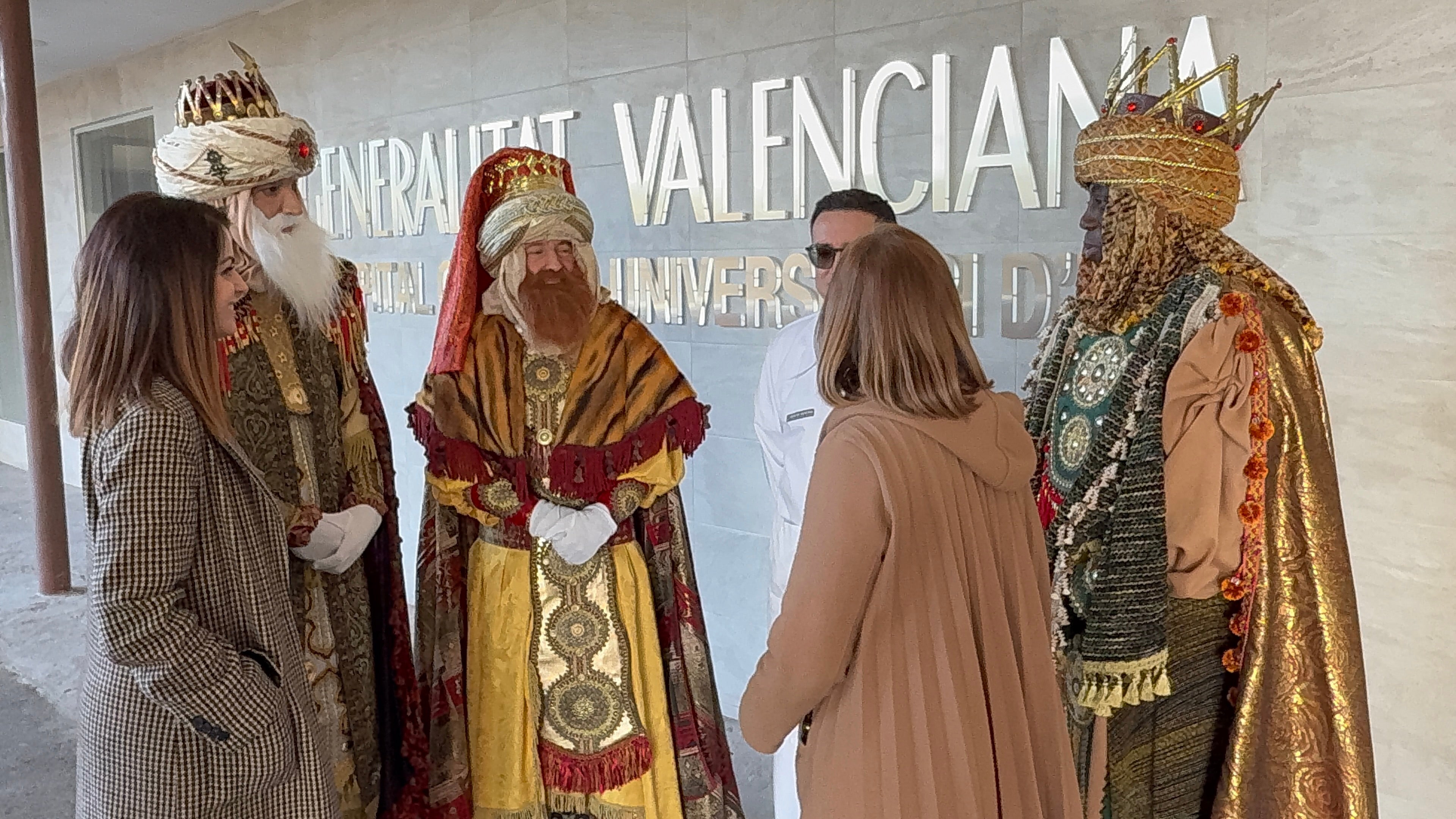 Melchor, Gaspar y Baltasar ya están en Elche y amanecen este sábado en el Campamento Real Melchor, Gaspar y Baltasar ya están en Elche y amanecen este sábado en el Campamento Real
