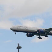 Un avión a punto de aterrizar en el aeropuerto de Pulkovo, San Petersburgo.