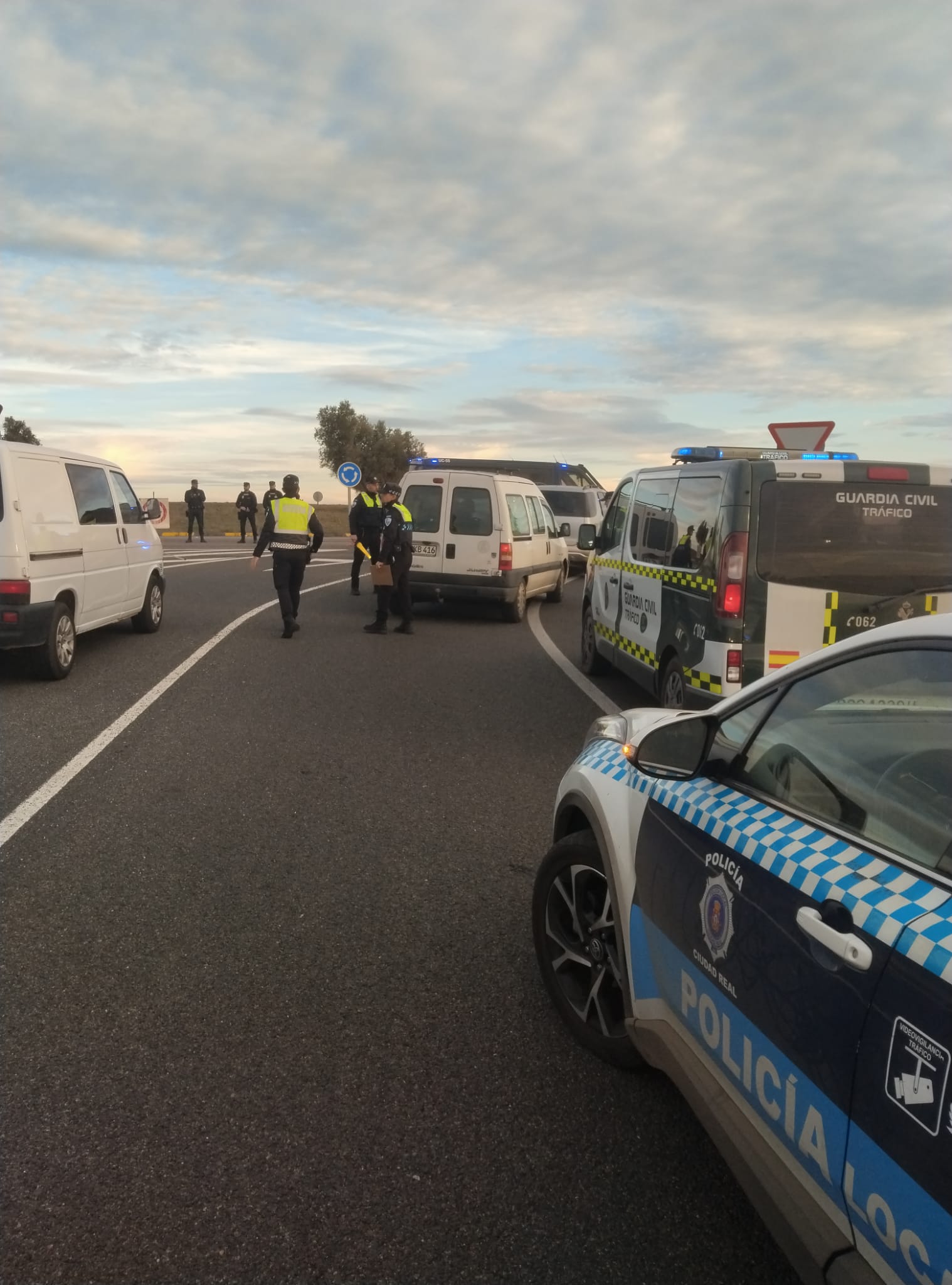Identificado un hombre que llevaba un cuchillo y drogas en la "rave" de Ciudad Real Identificado un hombre que llevaba un cuchillo y drogas en la "rave" de Ciudad Real