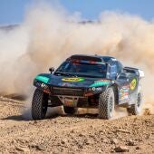La piloto española Laia Sanz con el Century CR6 en la primera etapa de la 47 edición del Rally Dakar.
