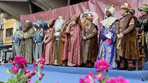 Los Reyes Magos a su llegado a la Plaza Mayor Los Reyes Magos a su llegado a la Plaza Mayor