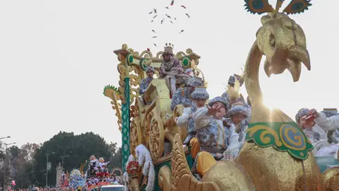 La carroza del Rey Baltasar en la cabalgata de Sevilla. La carroza del Rey Baltasar en la cabalgata de Sevilla.