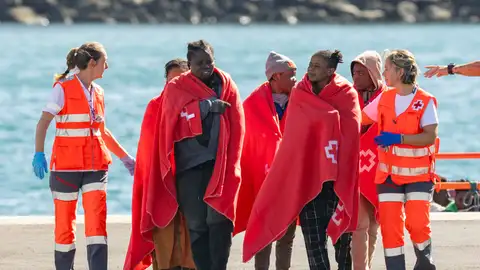 Más de 200 personas son auxiliadas en aguas cercanas a Lanzarote Más de 200 personas son auxiliadas en aguas cercanas a Lanzarote