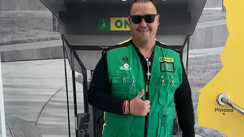 Francisco Javier Rico, vendedor de la ONCE en Aspe que ha repartido el premio. Francisco Javier Rico, vendedor de la ONCE en Aspe que ha repartido el premio.