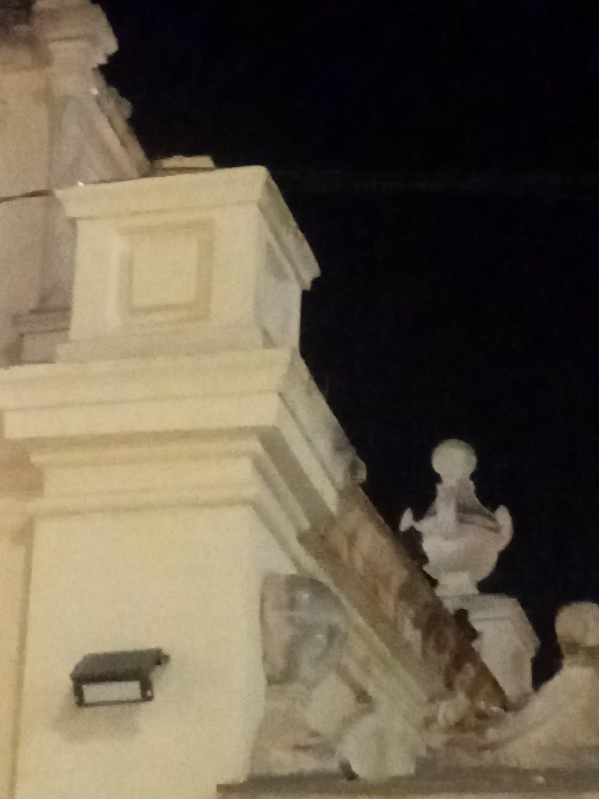 Junta y Consorcio de Mérida para recuperar las cráteras del Hornito de Santa Eulalia tras el incidente de la cabalgata de Reyes Junta y Consorcio de Mérida para recuperar las cráteras del Hornito de Santa Eulalia tras el incidente de la cabalgata de Reyes