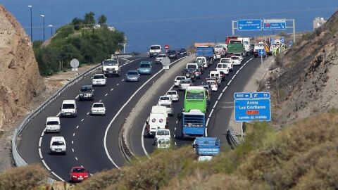 Un tramo colapsado de la autopista Tenerife Sur
