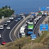 Un tramo colapsado de la autopista Tenerife Sur