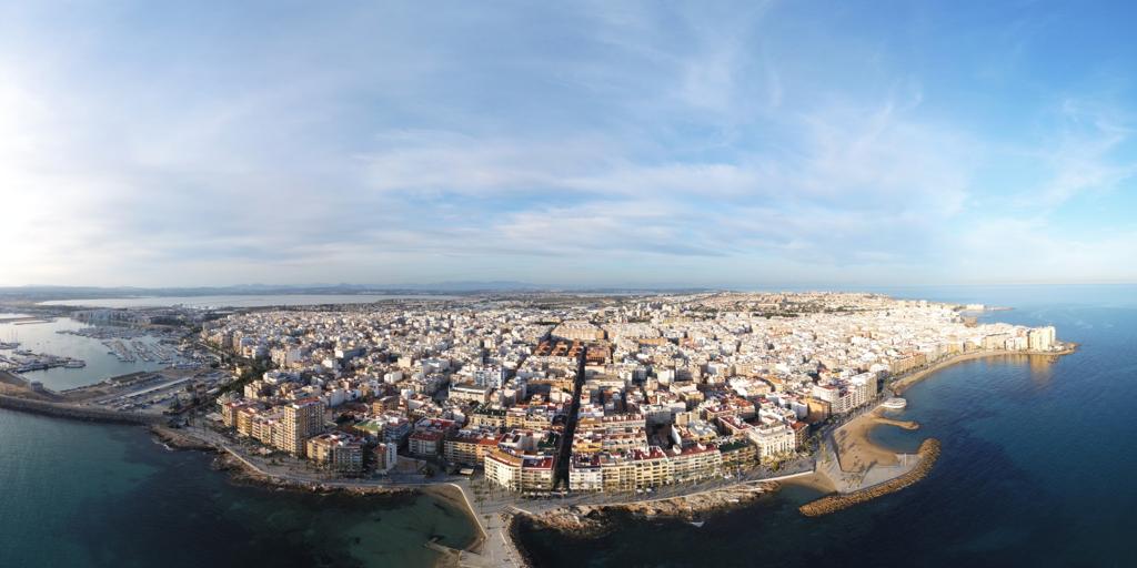 Torrevieja inicia el año 2025 con un total de 106.350 habitantes empadronados Torrevieja inicia el año 2025 con un total de 106.350 habitantes empadronados