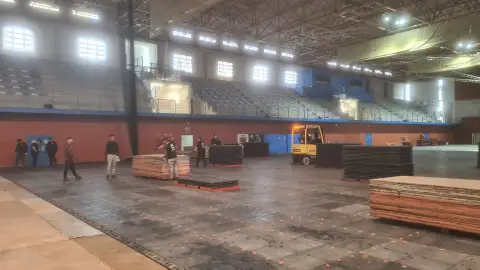 Montaje de protección pistas deportivas para el Benidorm Fest Montaje de protección pistas deportivas para el Benidorm Fest