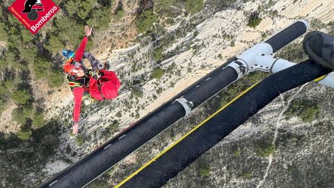 Rescate en helicóptero de un senderista en Polop