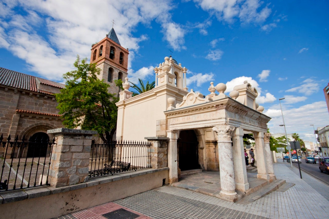 Unidas por Mérida pide al gobierno local que justifique la necesidad del gasto en un monolito al Papa Francisco y obtiene respuesta del ayuntamiento Unidas por Mérida pide al gobierno local que justifique la necesidad del gasto en un monolito al Papa Francisco y obtiene respuesta del ayuntamiento