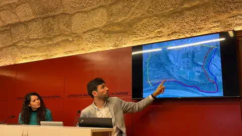 El Ayuntamiento de Santiago presenta alegaciones al nuevo trazado del trazado Milladoiro-Intermodal y apuesta por un trazado más urbano El Ayuntamiento de Santiago presenta alegaciones al nuevo trazado del trazado Milladoiro-Intermodal y apuesta por un trazado más urbano