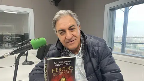 El escritor José Luis Corral El escritor José Luis Corral