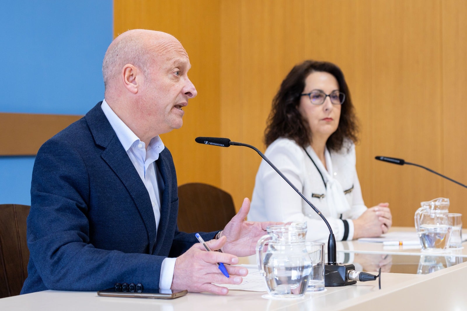 El Ayuntamiento de Zaragoza repartirá 1,3 millones de euros a más de 1.200 negocios El Ayuntamiento de Zaragoza repartirá 1,3 millones de euros a más de 1.200 negocios