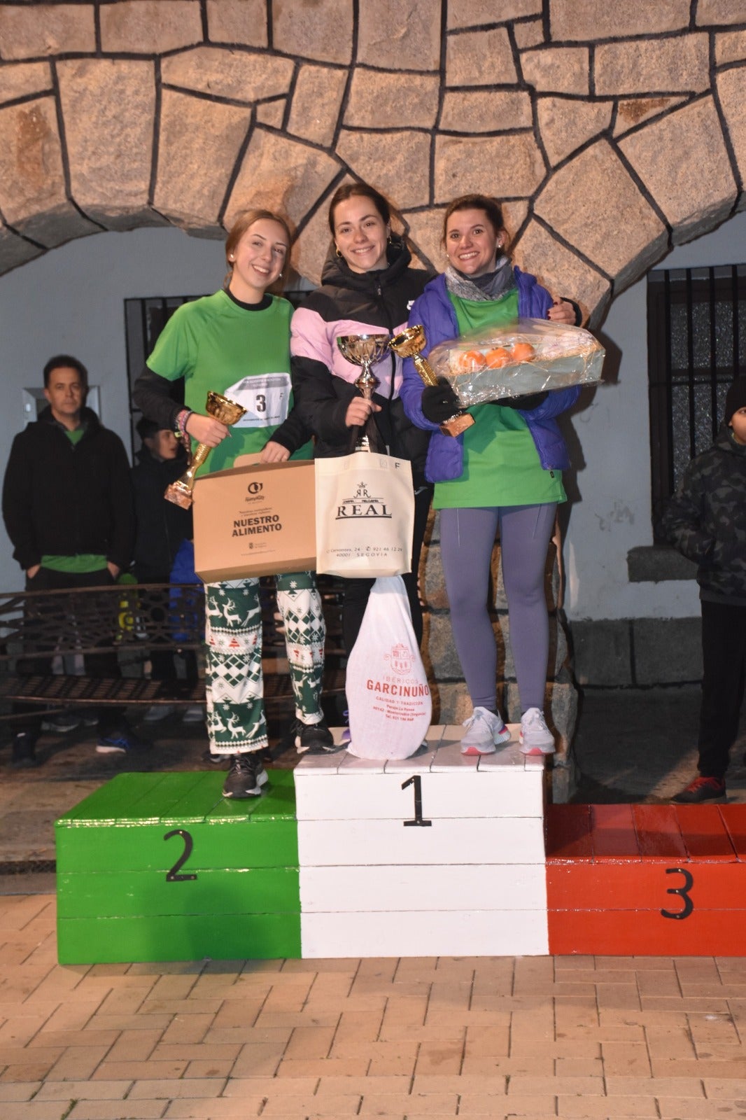 La San Silvestre de Zarzuela del Monte recauda 1.400 euros para ayudar a un niño con parálisis cerebral La San Silvestre de Zarzuela del Monte recauda 1.400 euros para ayudar a un niño con parálisis cerebral