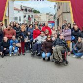 Usuarios del Centro Ocupacional Virgen de Peñarroya de La Solana y voluntarios de la Asociación "Reto".