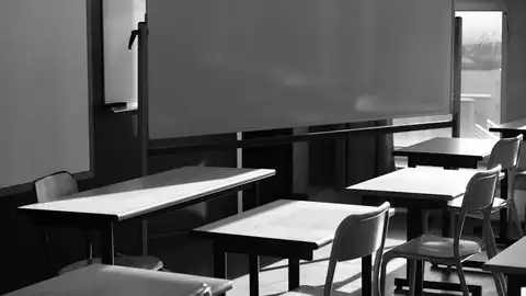 Muere un menor de 17 años apuñalado a la salida del instituto de Sevilla Muere un menor de 17 años apuñalado a la salida del instituto de Sevilla