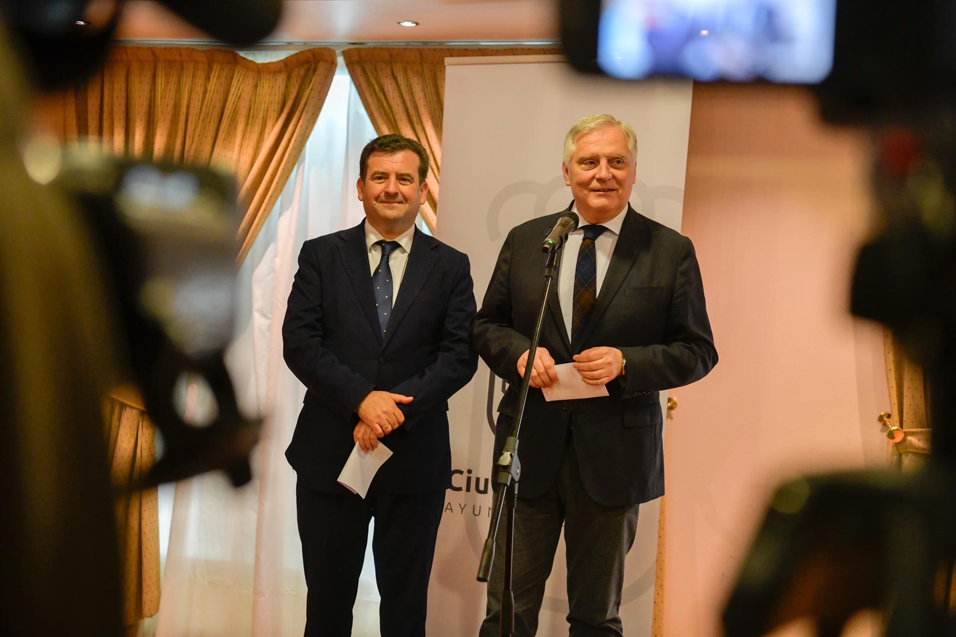 Alcalde de Ciudad Real intensificará en 2025 su "presión" para que se construya la autovía con Toledo y culminar la A-43 Alcalde de Ciudad Real intensificará en 2025 su "presión" para que se construya la autovía con Toledo y culminar la A-43