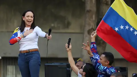 María Corina Machado reaparece en Venezuela y es "violentamente interceptada" al término de la manifestación contra Maduro María Corina Machado reaparece en Venezuela y es "violentamente interceptada" al término de la manifestación contra Maduro