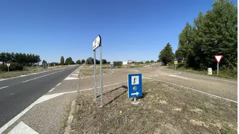 La Diputación adjudica a la empresa Julietma la obra para adecuar al tránsito de los peatones en la antigua N-120 a su paso por Carrión .