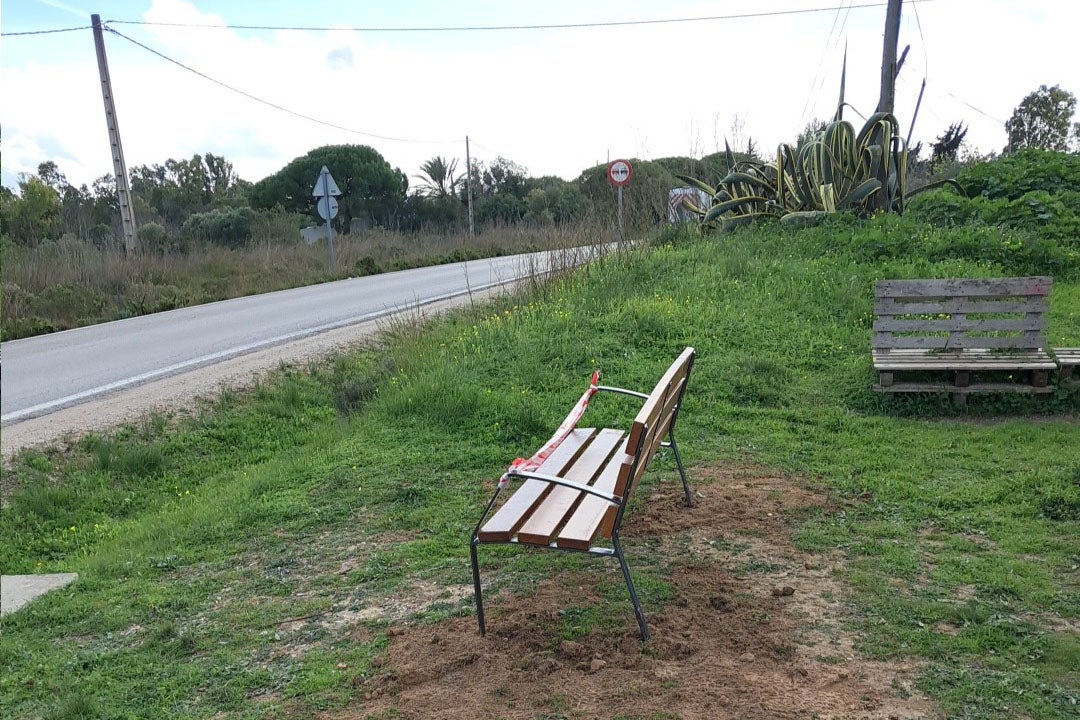 El Ayuntamiento de Puerto Real mejora los espacios públicos de La Chacona El Ayuntamiento de Puerto Real mejora los espacios públicos de La Chacona