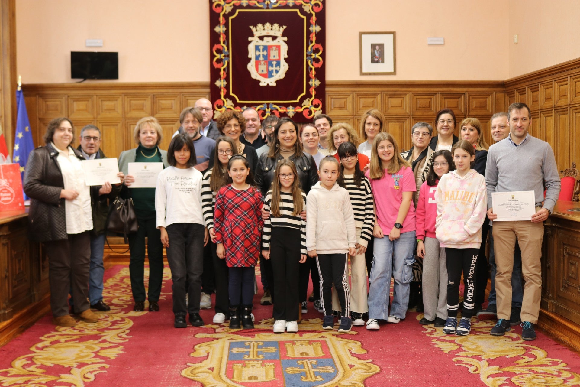 El Ayuntamiento de Palencia hace entrega de los galardones de los concursos navideños El Ayuntamiento de Palencia hace entrega de los galardones de los concursos navideños